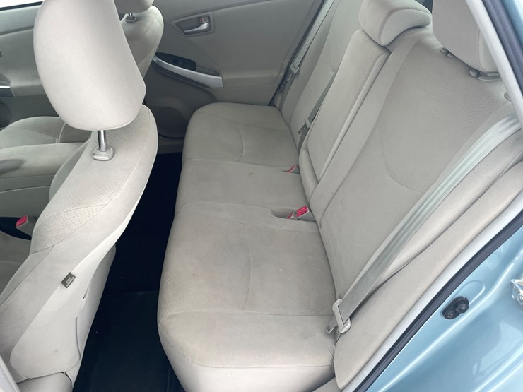 #1155-•-2013-toyota-prius-hybrid-(has-mn-title-in-delay)-image-18