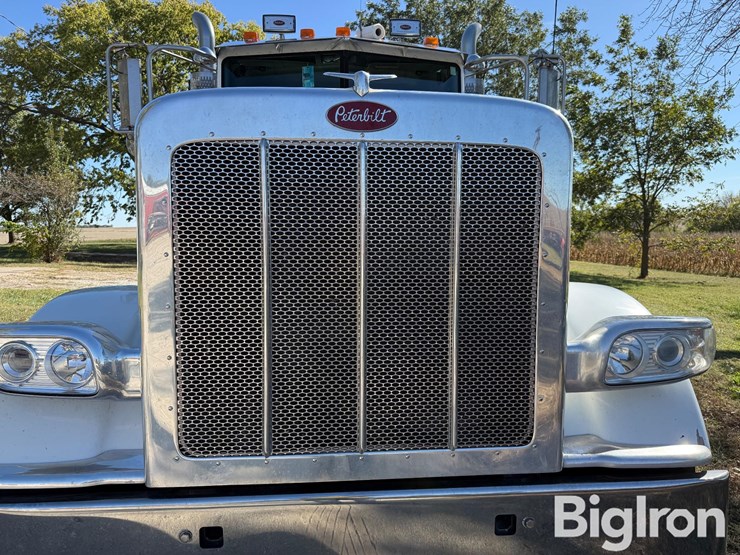 2008-peterbilt-388-image-19