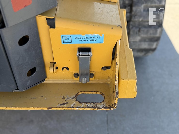 2017-deere-331g-image-25