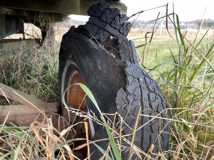 #210-•-16'-hay-rack-on-running-gear-(boyceville,-wi)-image-13