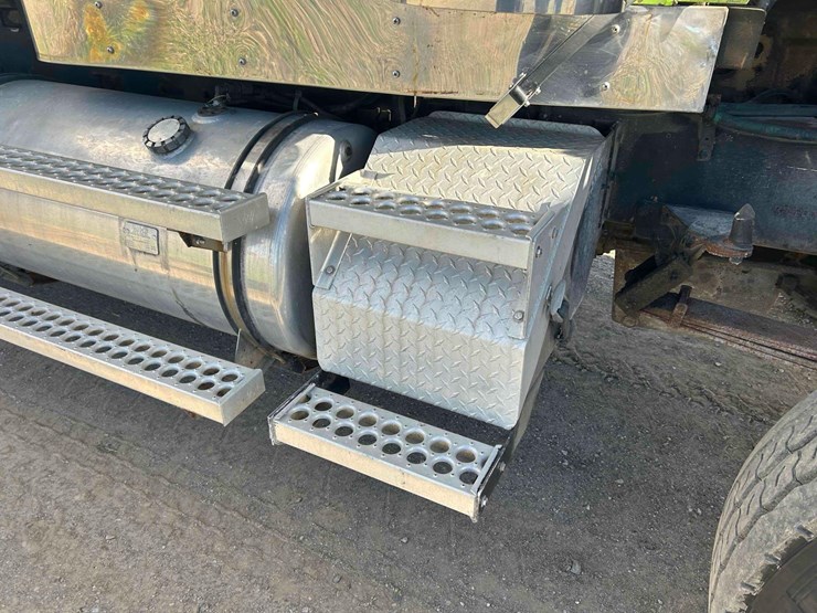 western-star-4964f-image-27