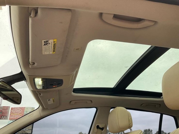 #2053-•-2010-bmw-550gt-car*-image-63