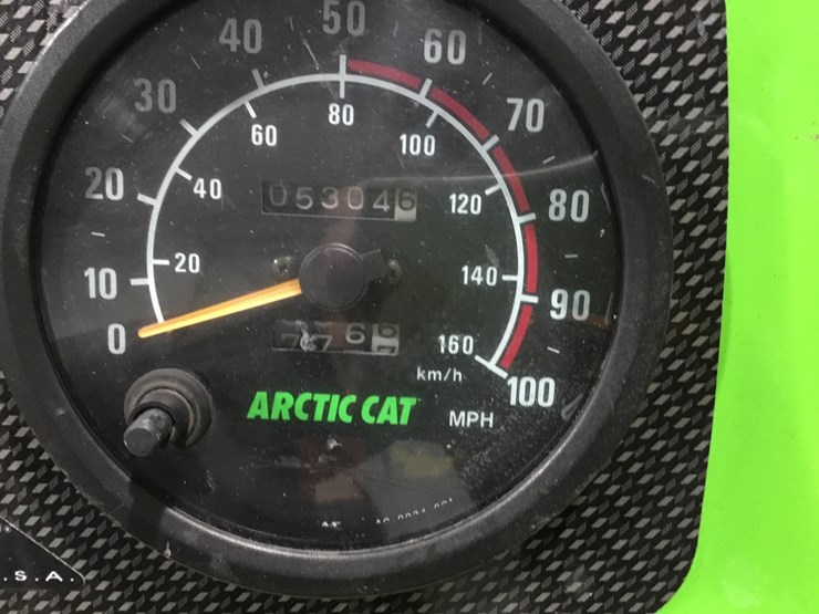 #2352-•-artic-cat-370-snowmobile*-image-15