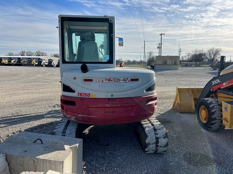takeuchi-tb260-image-9