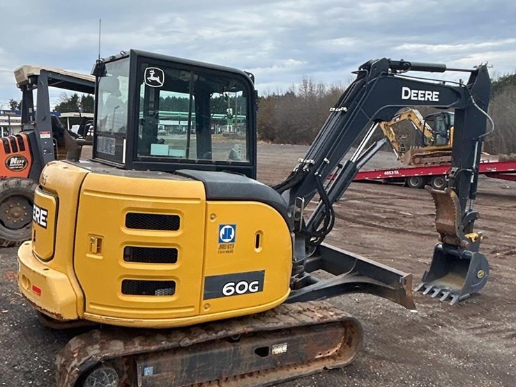 2029-deere-60g-image-3