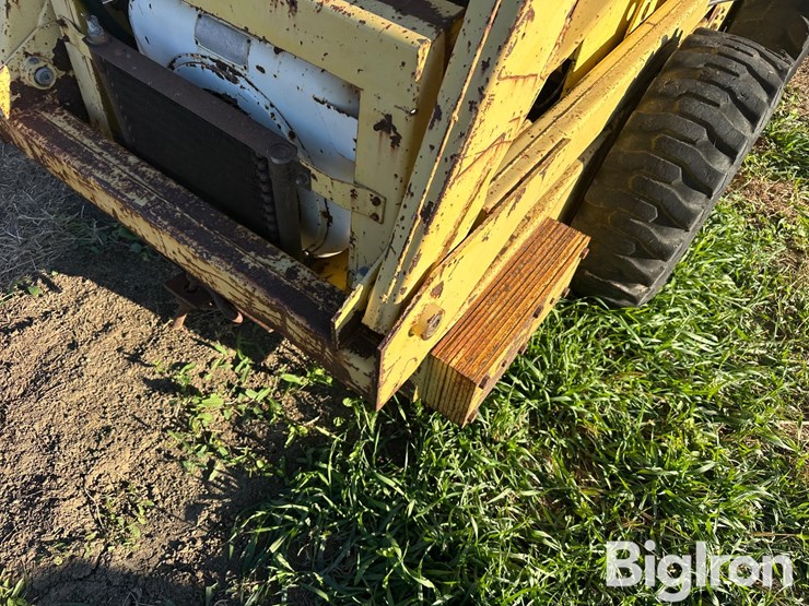 new-holland-l35-image-15