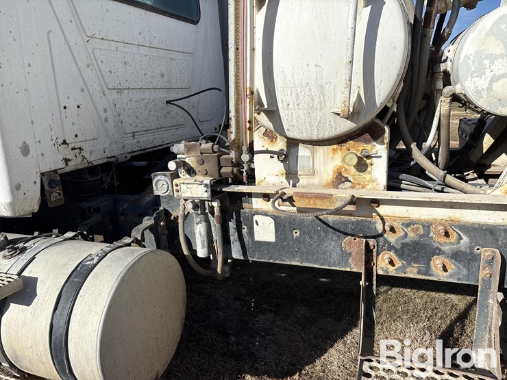 2003-mack-cv500-granite-tri/a-concrete-transit-mixer-truck-w/bridgemaster-booster-image-18