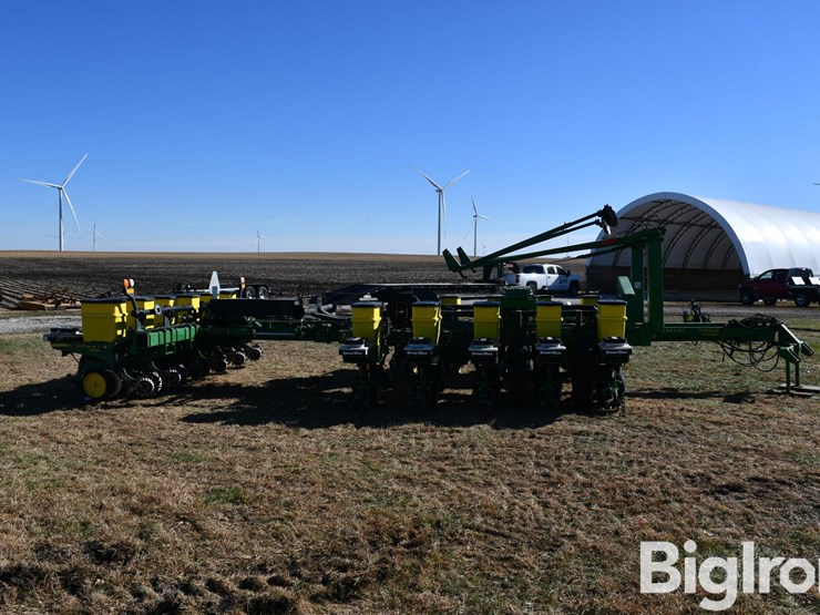 john-deere-7200-image-4