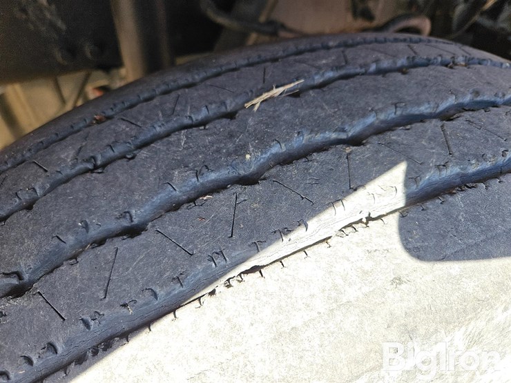 peterbilt-378-image-11