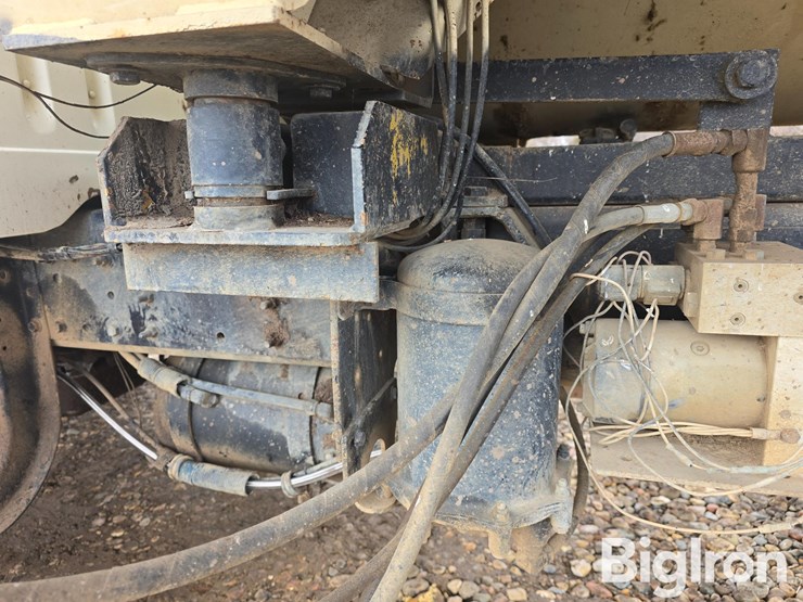 1995-international-4700-image-18