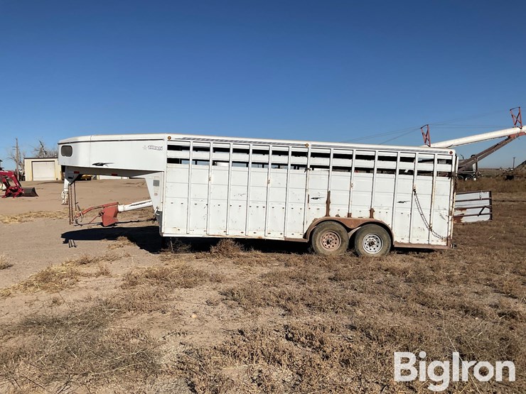 1999-titan-trailer-image-2