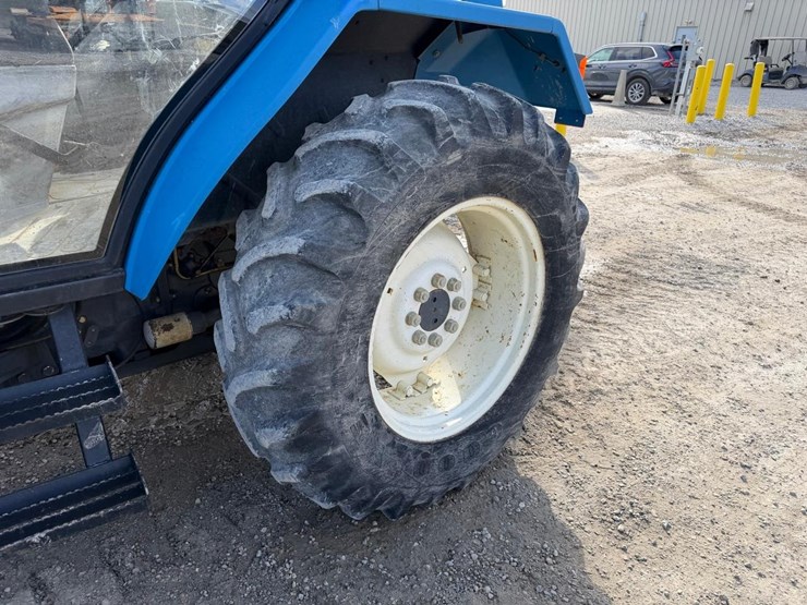 new-holland-3930-image-13