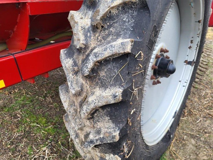 case-ih-2800-image-24