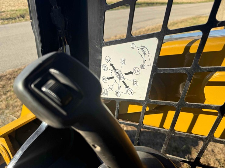 caterpillar-236d-image-36