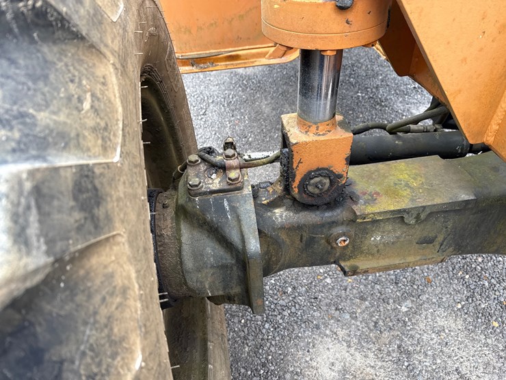 lull-644b-42-image-9