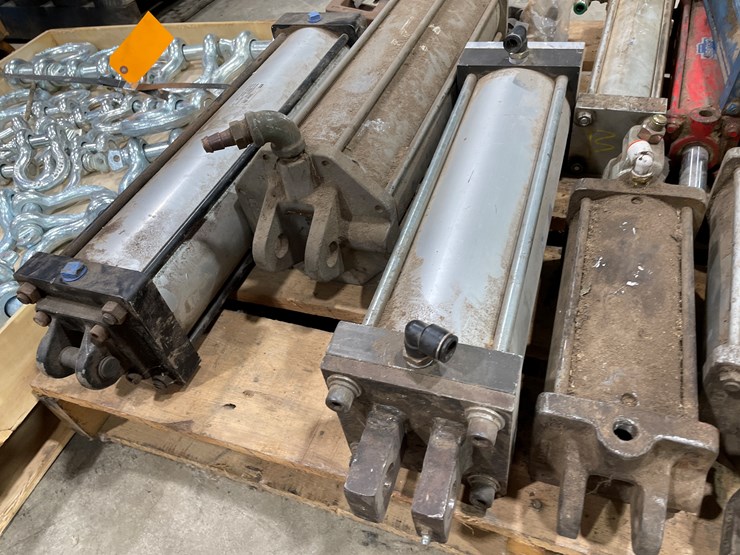 #7897-•-pallet-of-various-hydraulic-rams-image-6