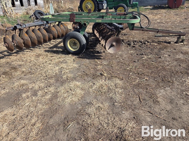 john-deere-210-image-4