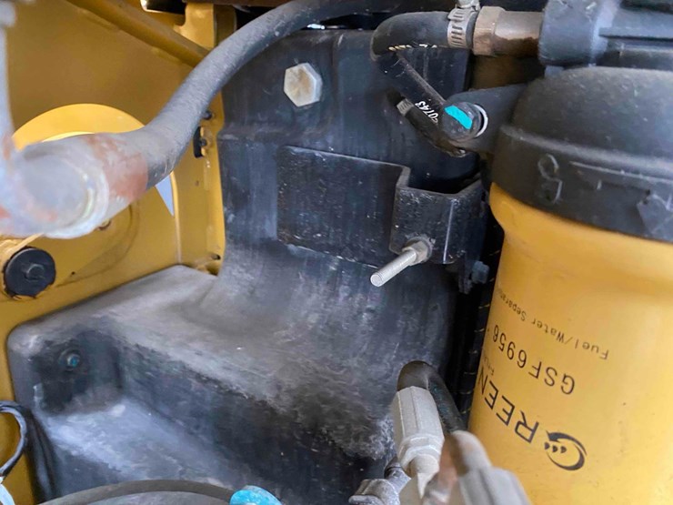 caterpillar-307.5-image-29