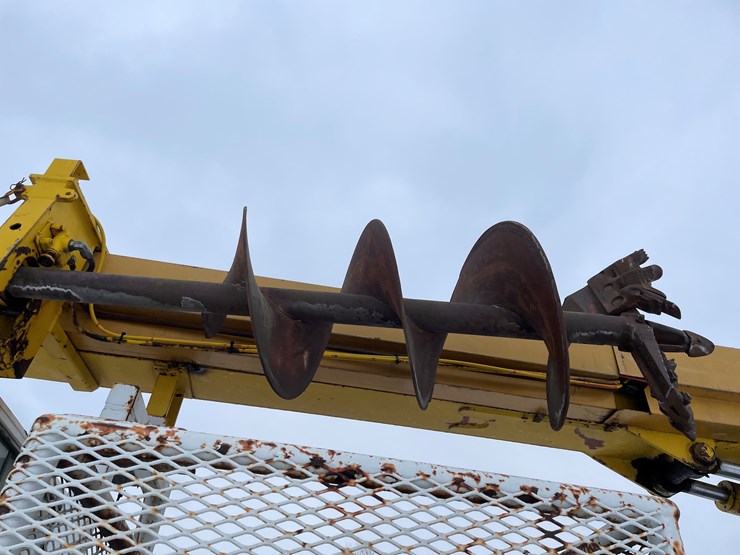 #1168-•-1988-gmc-topkick-sierra-digger-derrick-truck-(has-mn-title)-image-11