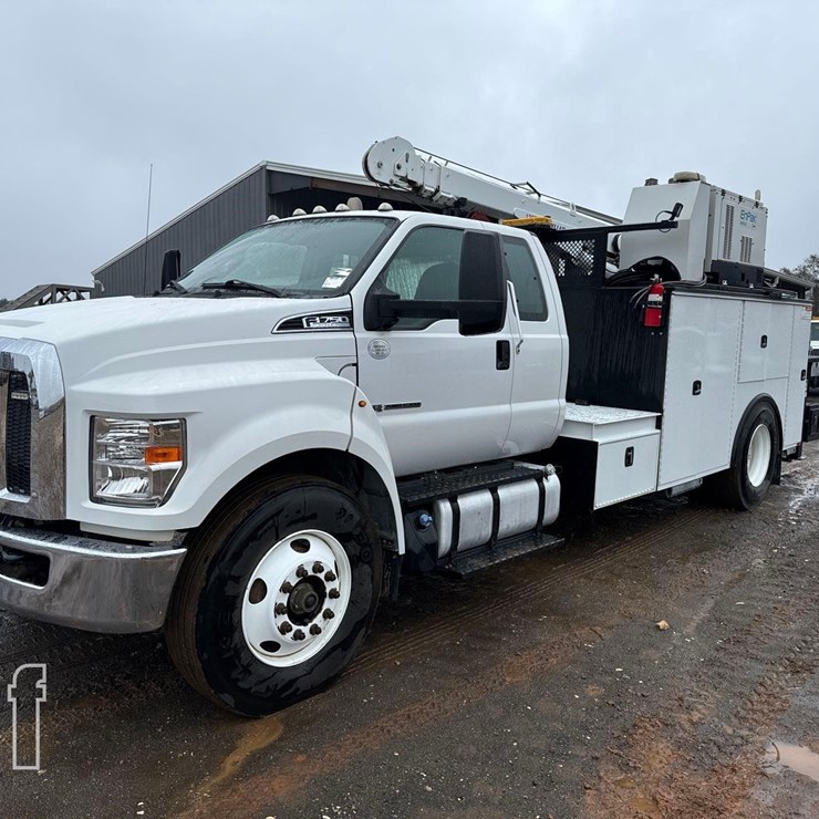 FORD F750 SD