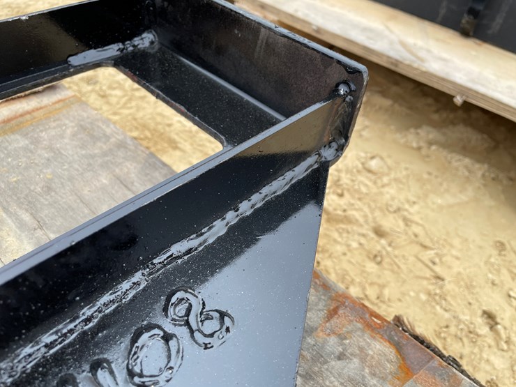 #2562-•-new-kc-45"-skid-steer-fork-frame-with-forks-image-8