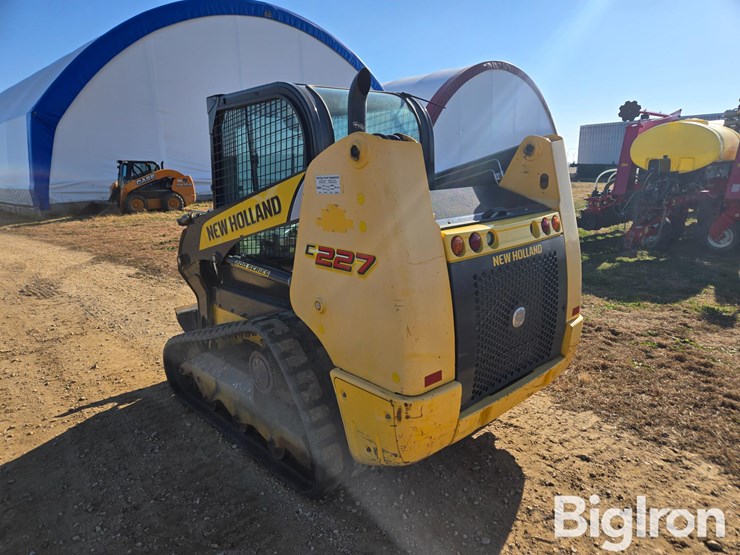 new-holland-c227-image-7