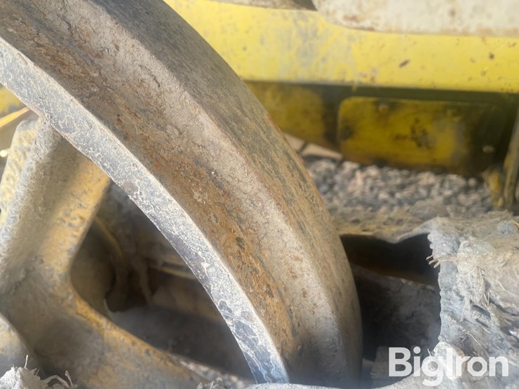 caterpillar-d2-image-16