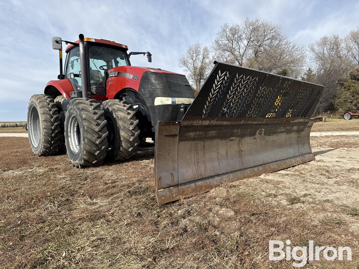 case-ih-magnum-235-image-3