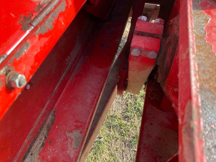 new-holland-316-image-12