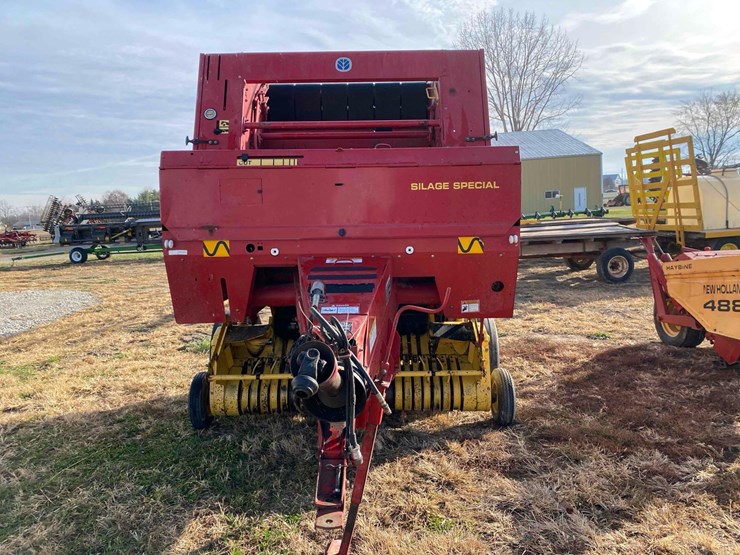 new-holland-644-image-2