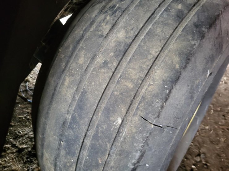 1997-new-holland-590-image-36