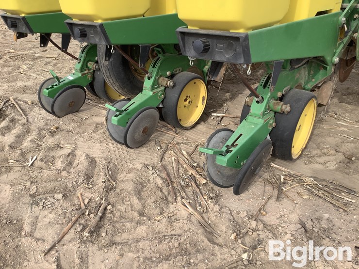 john-deere-7200-image-16