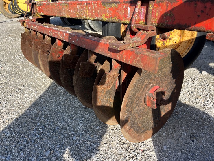 massey-ferguson-820-image-6