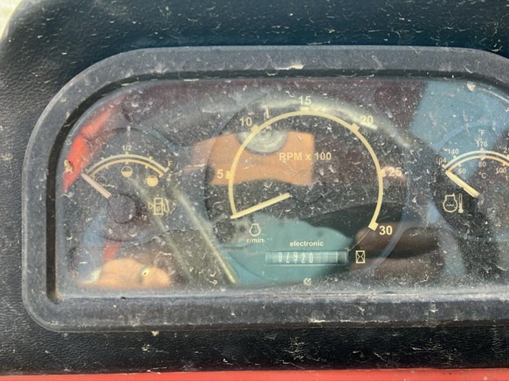 2005-lull-644e-42-image-11