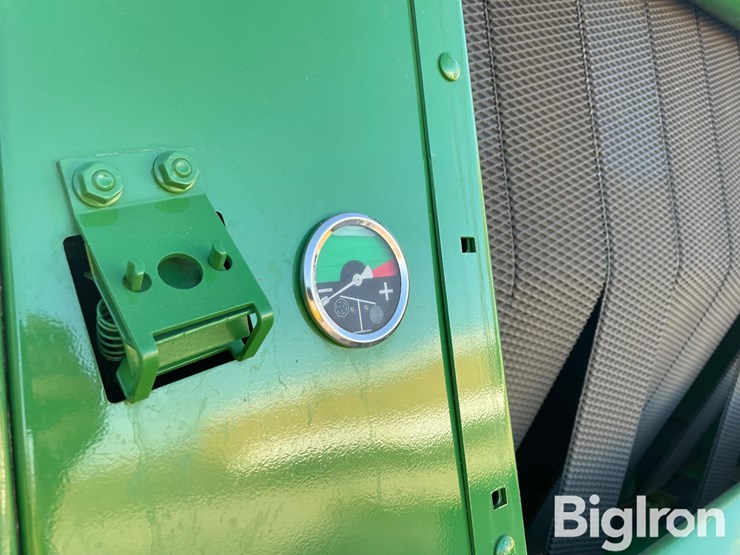 john-deere-560m-image-19