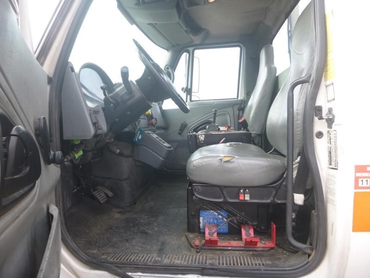 international-durastar-4400-image-13