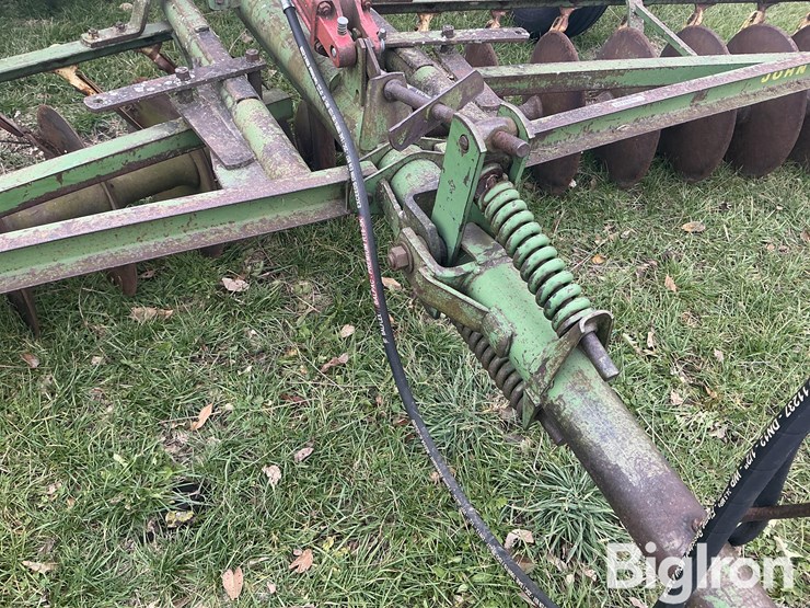 john-deere-14-image-11