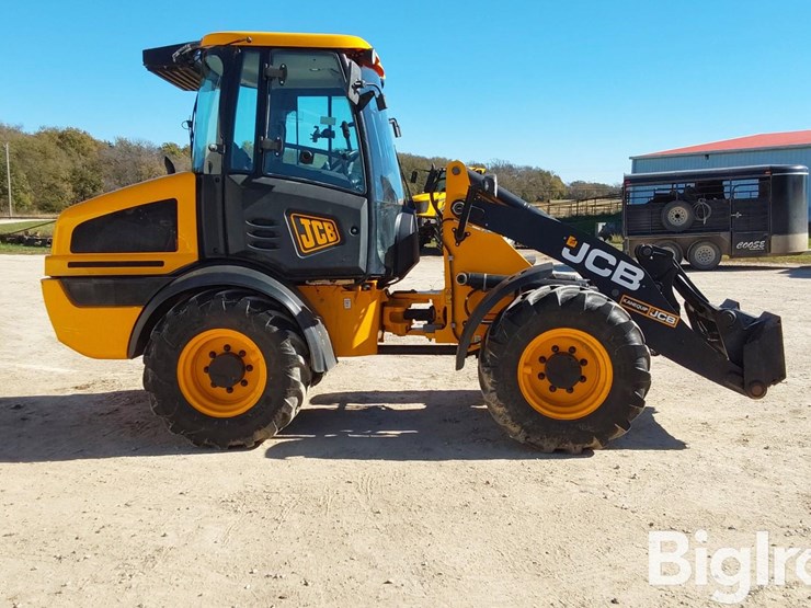 2021-jcb-409-image-4