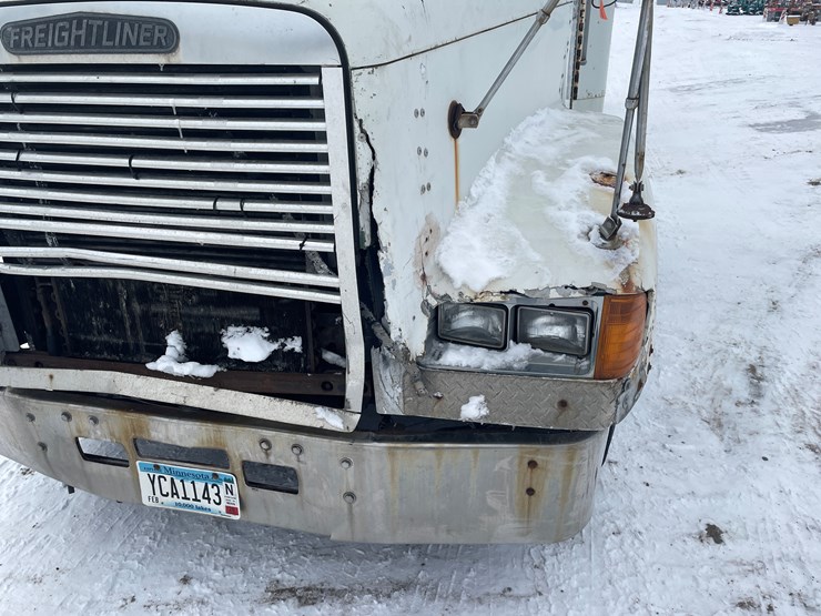 #1154-•-1996-freightliner-truck-tractor-(has-mn-reconstructed-title)-image-28