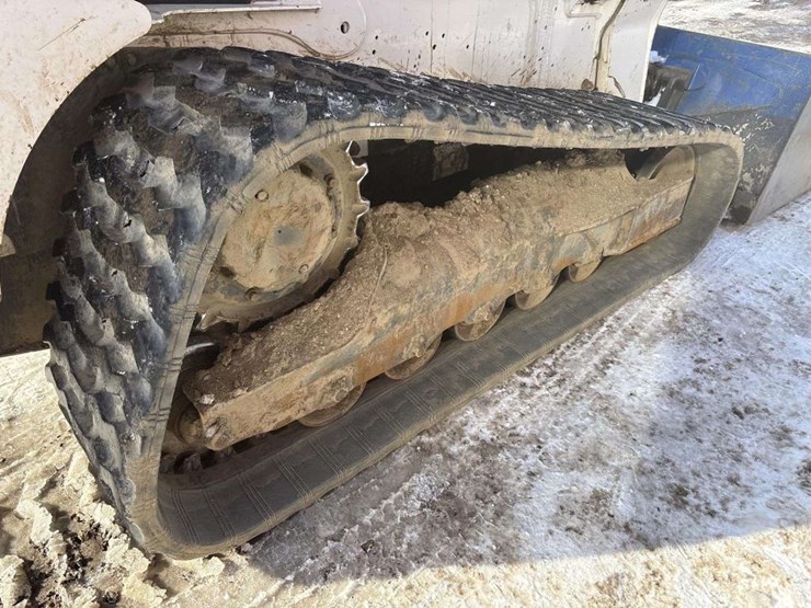 2018-bobcat-t740-image-10