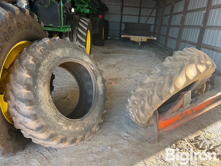 john-deere-8330-image-1