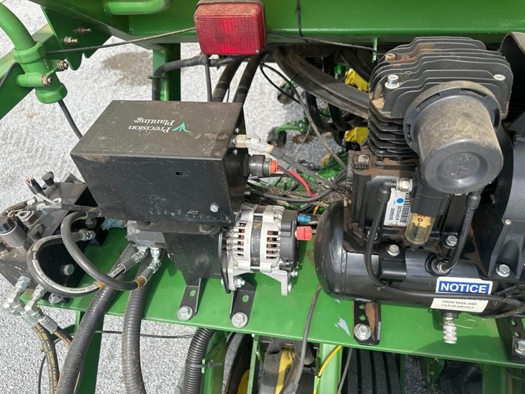 john-deere-1790-image-34