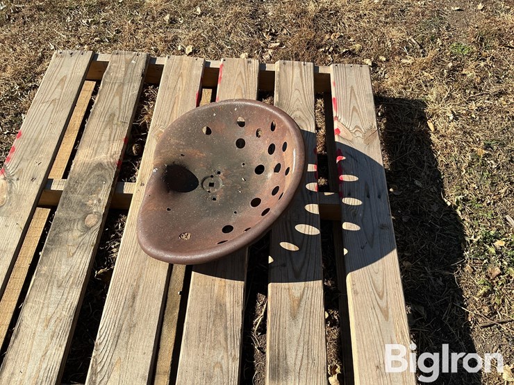 antique-tractor-seat-image-8