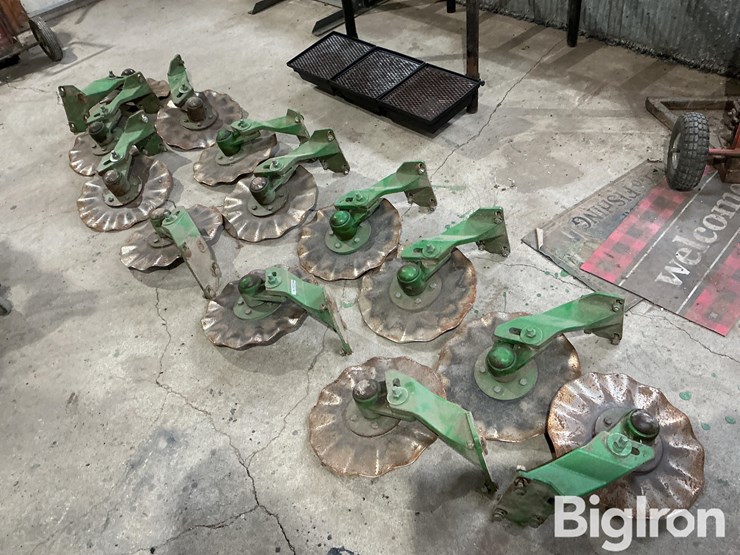 john-deere-row-openers-image-7