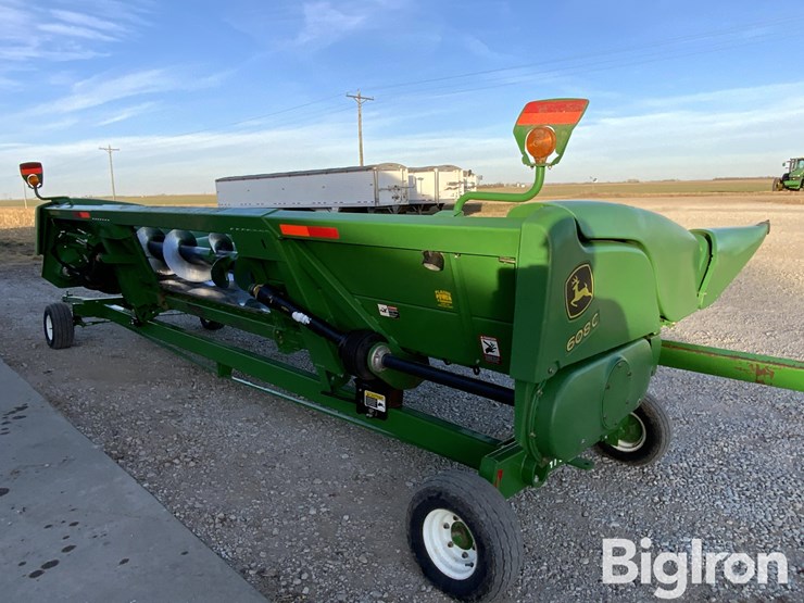 2010-john-deere-608c-image-5