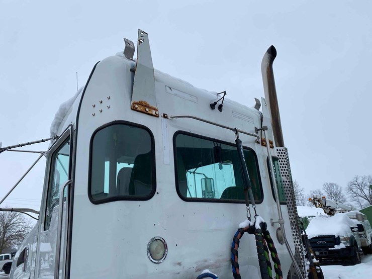 2016-kenworth-t400-image-12