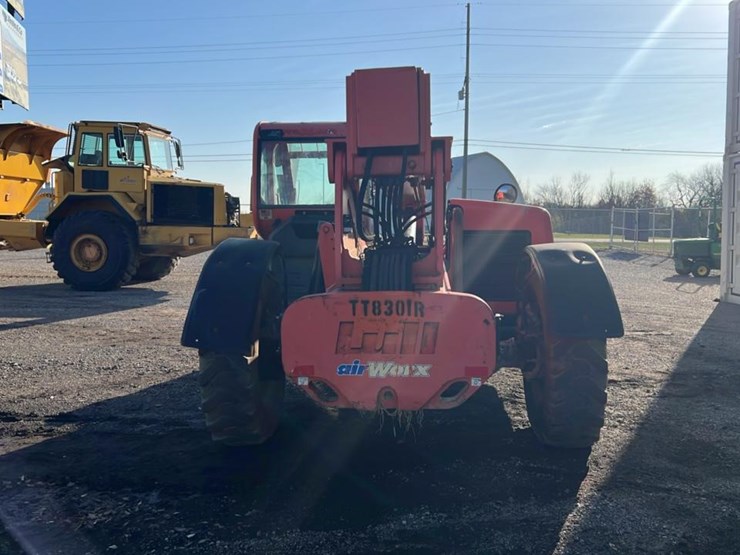 2005-lull-644e-42-image-3