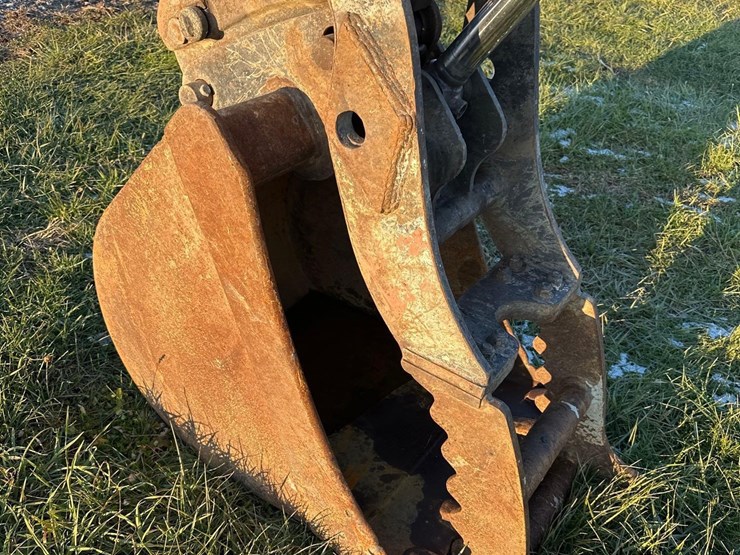 volvo-bl70b-image-15