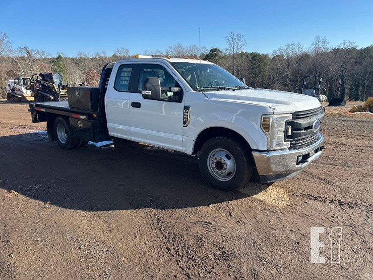 ford-f350-xl-image-8