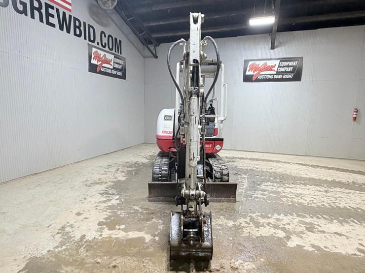 takeuchi-tb230-image-8